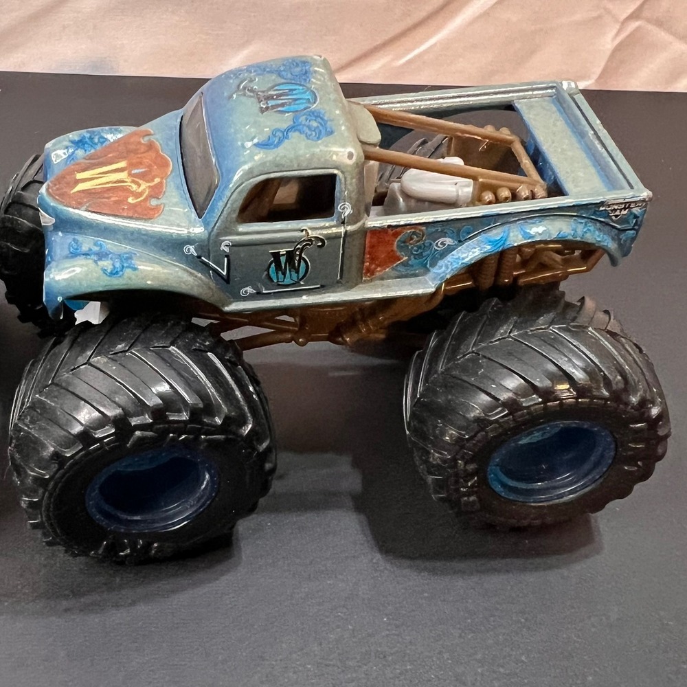 Hot Wheels 1:64 Monster Jam Truck Lot Grave Digger Avenger Multi Good Set of 3 - Picture 8 of 12